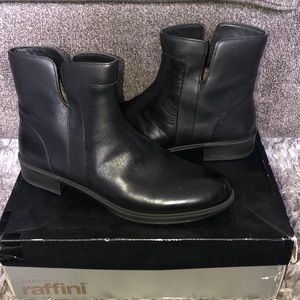NWT umberto raffini black low boots